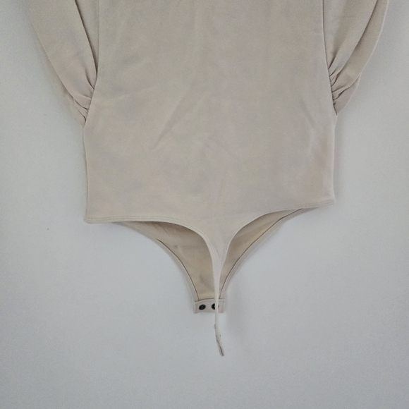 Express Shoulder Padded Bodysuit with Plunging Low Sides - Picture 5 of 6